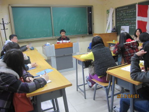 欧语学院团总支学习十八大